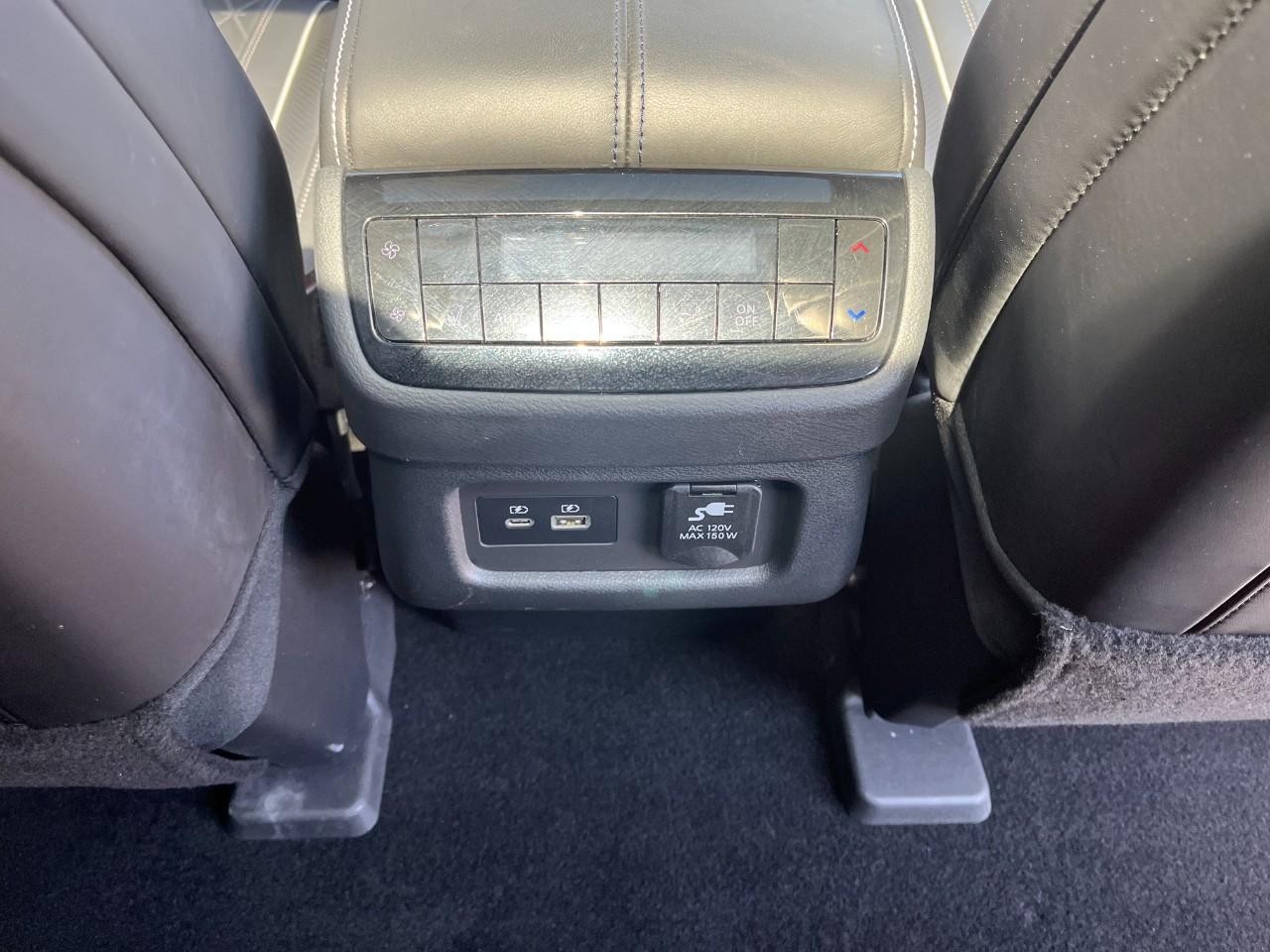 INFINITI QX60 Vehicle Full-screen Gallery Image 19