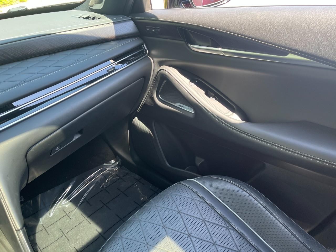 INFINITI QX60 Vehicle Full-screen Gallery Image 20