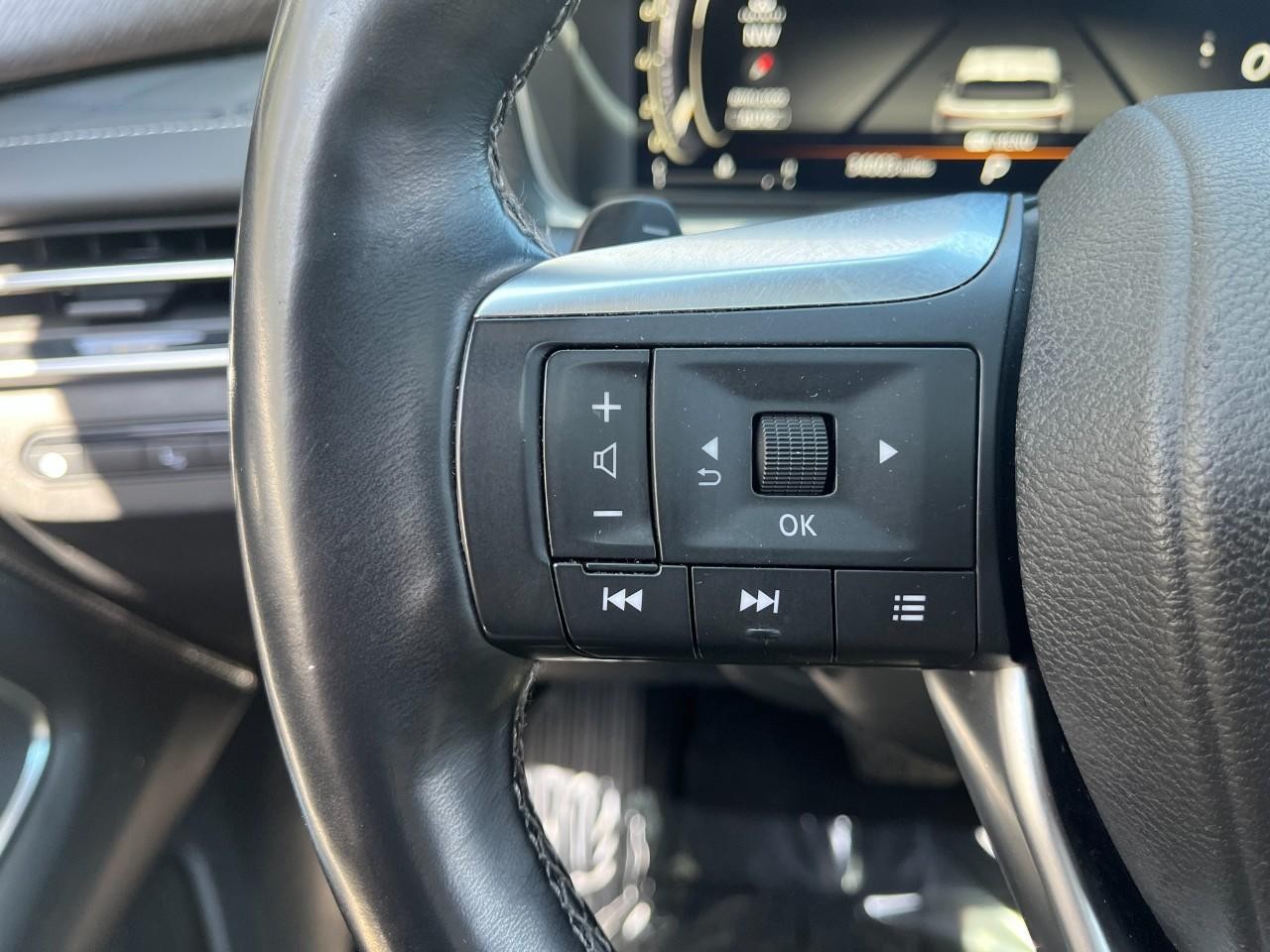 INFINITI QX60 Vehicle Full-screen Gallery Image 22