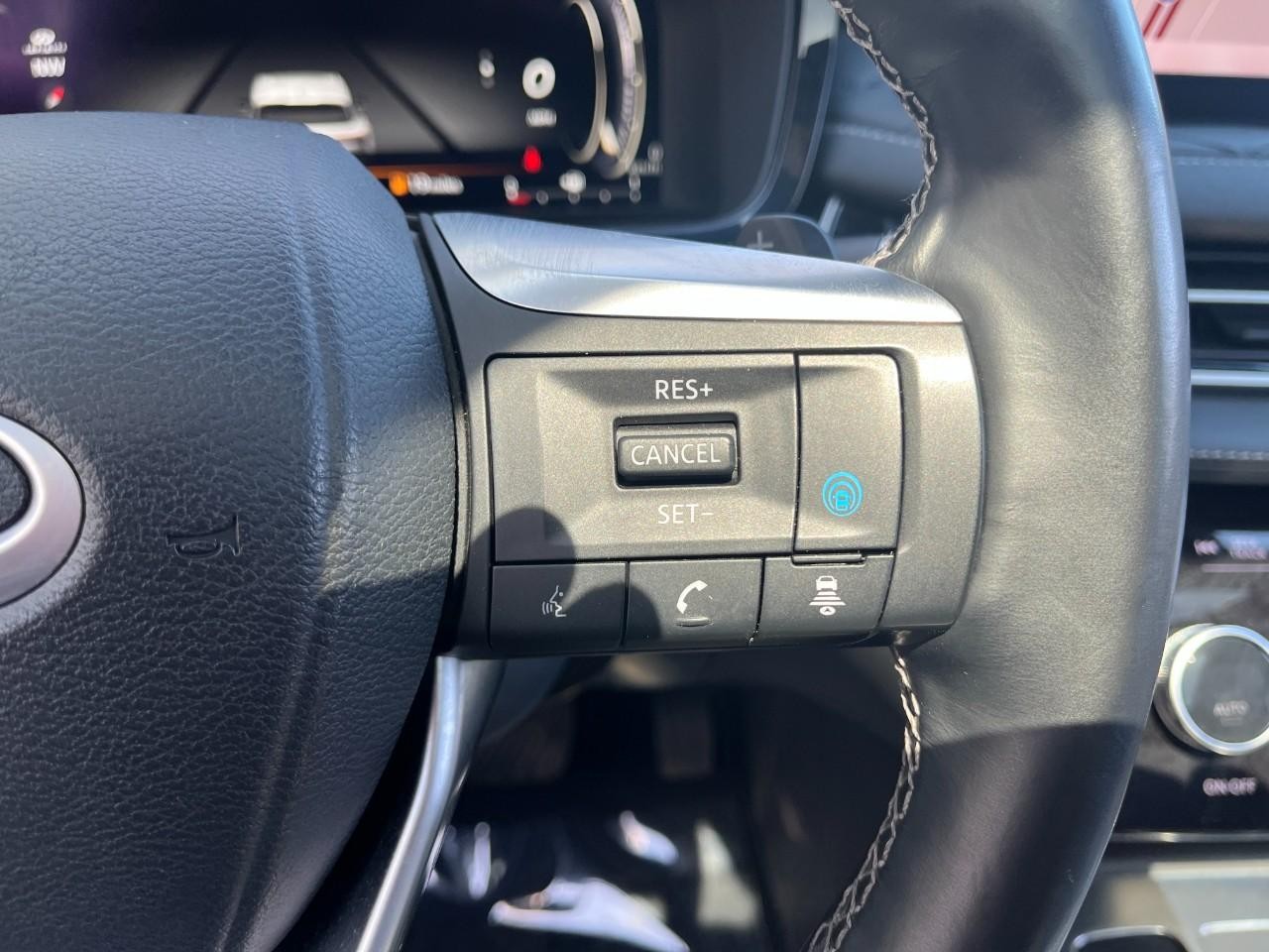 INFINITI QX60 Vehicle Full-screen Gallery Image 24