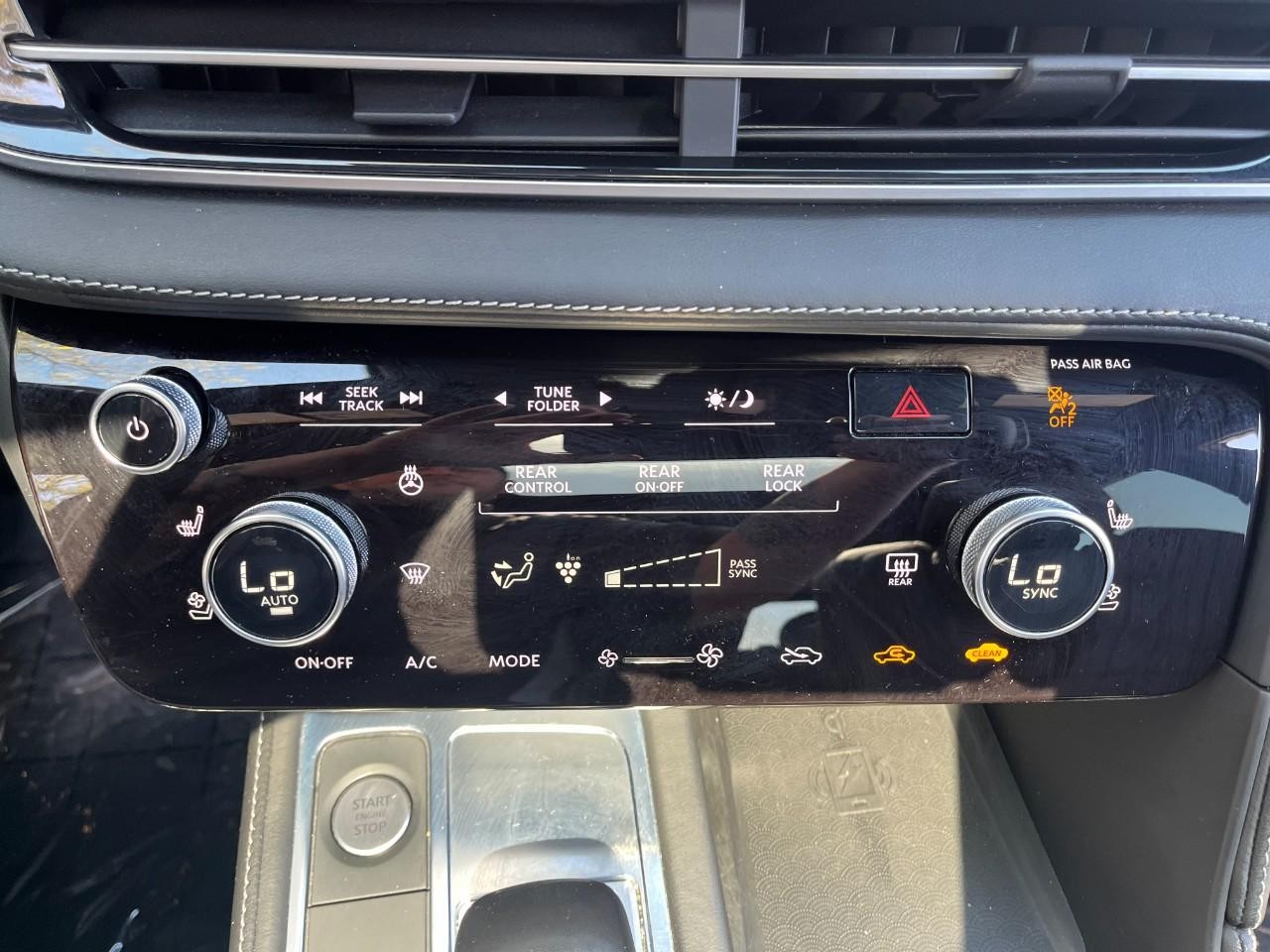 INFINITI QX60 Vehicle Full-screen Gallery Image 28