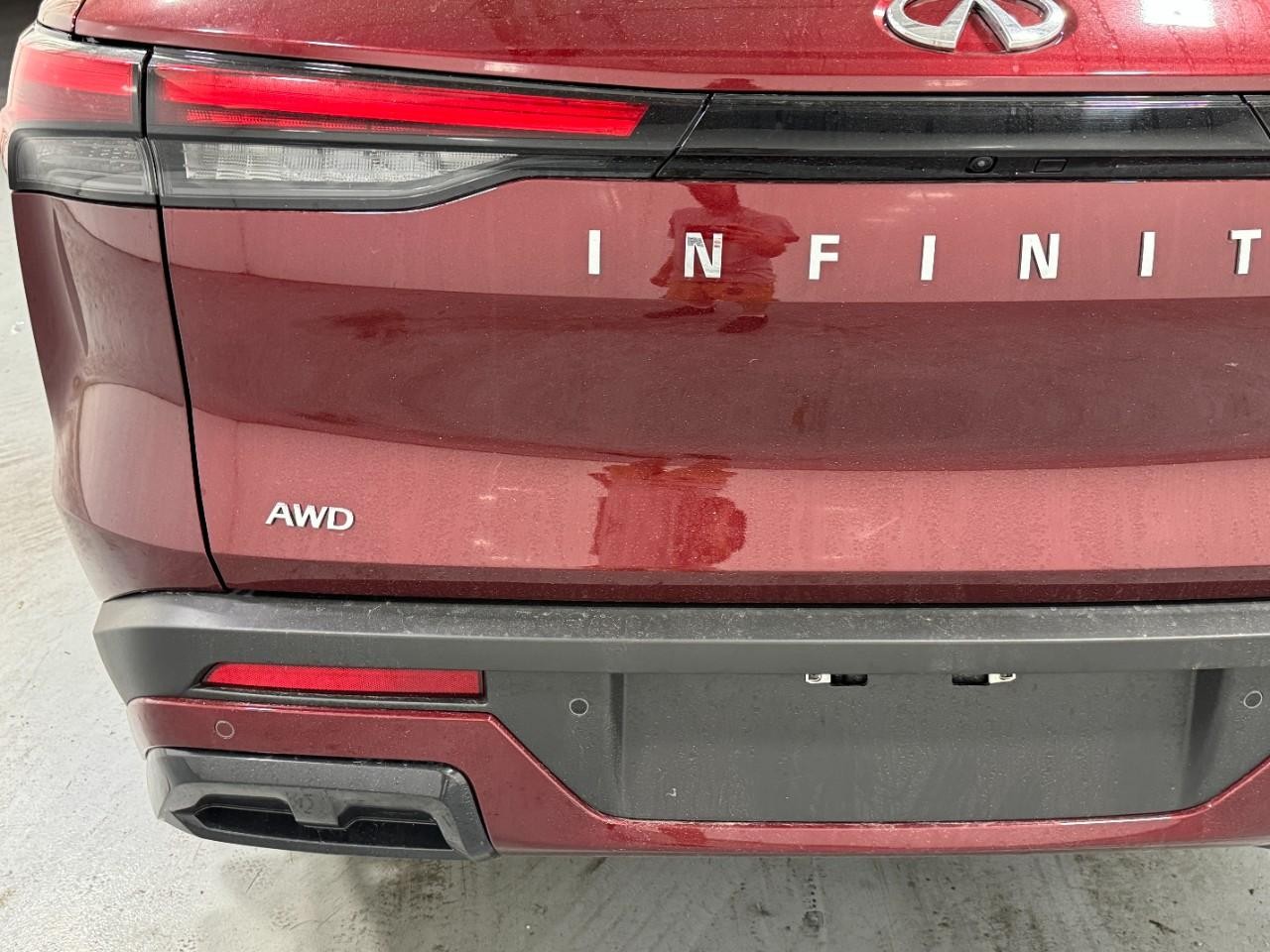 INFINITI QX60 Vehicle Full-screen Gallery Image 10