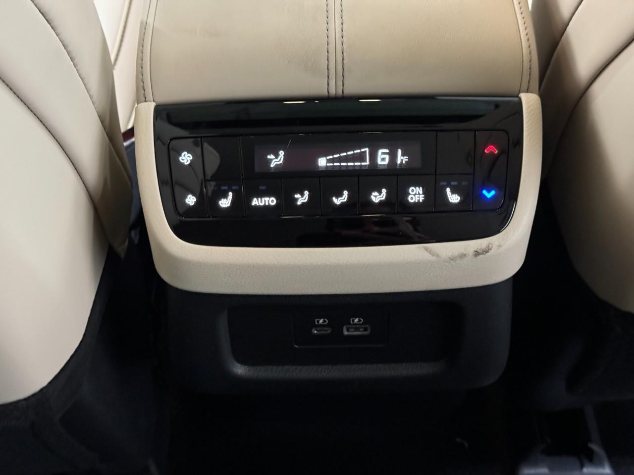 INFINITI QX60 Vehicle Full-screen Gallery Image 15