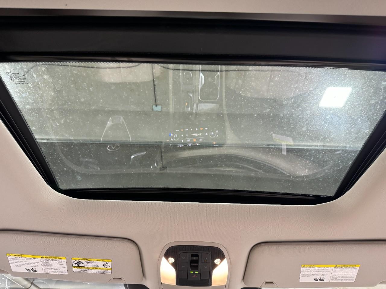 INFINITI QX60 Vehicle Full-screen Gallery Image 16