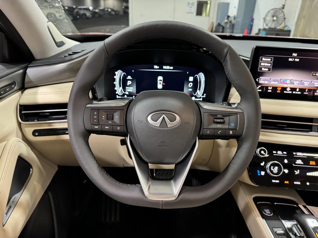 INFINITI QX60 Vehicle Full-screen Gallery Image 18