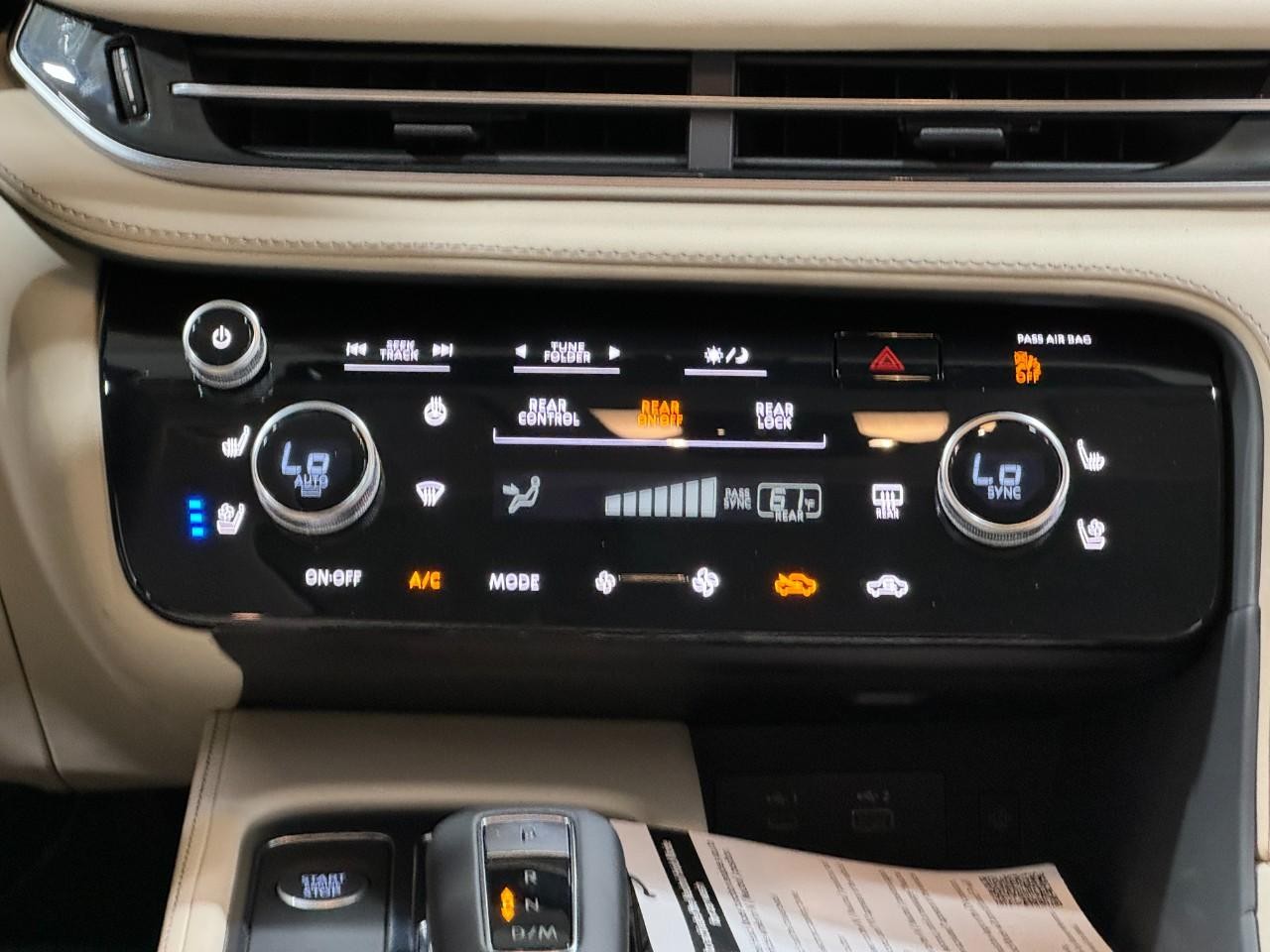 INFINITI QX60 Vehicle Full-screen Gallery Image 20