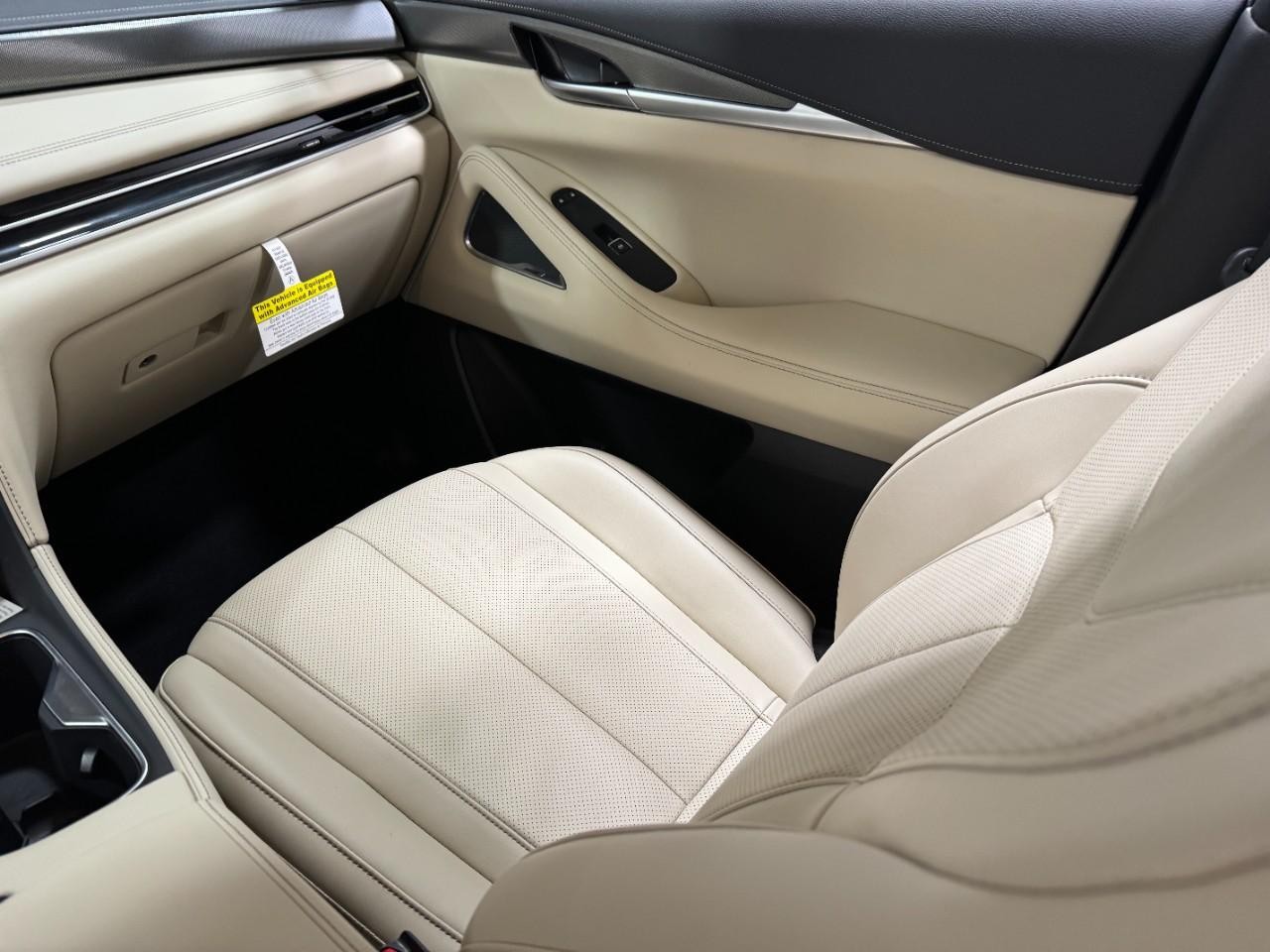 INFINITI QX60 Vehicle Full-screen Gallery Image 22