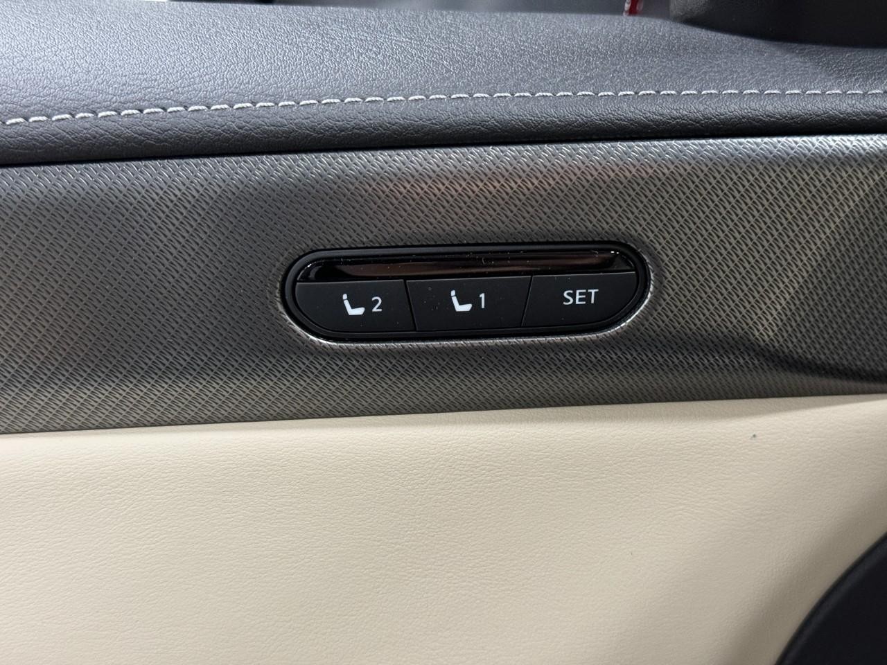 INFINITI QX60 Vehicle Full-screen Gallery Image 23