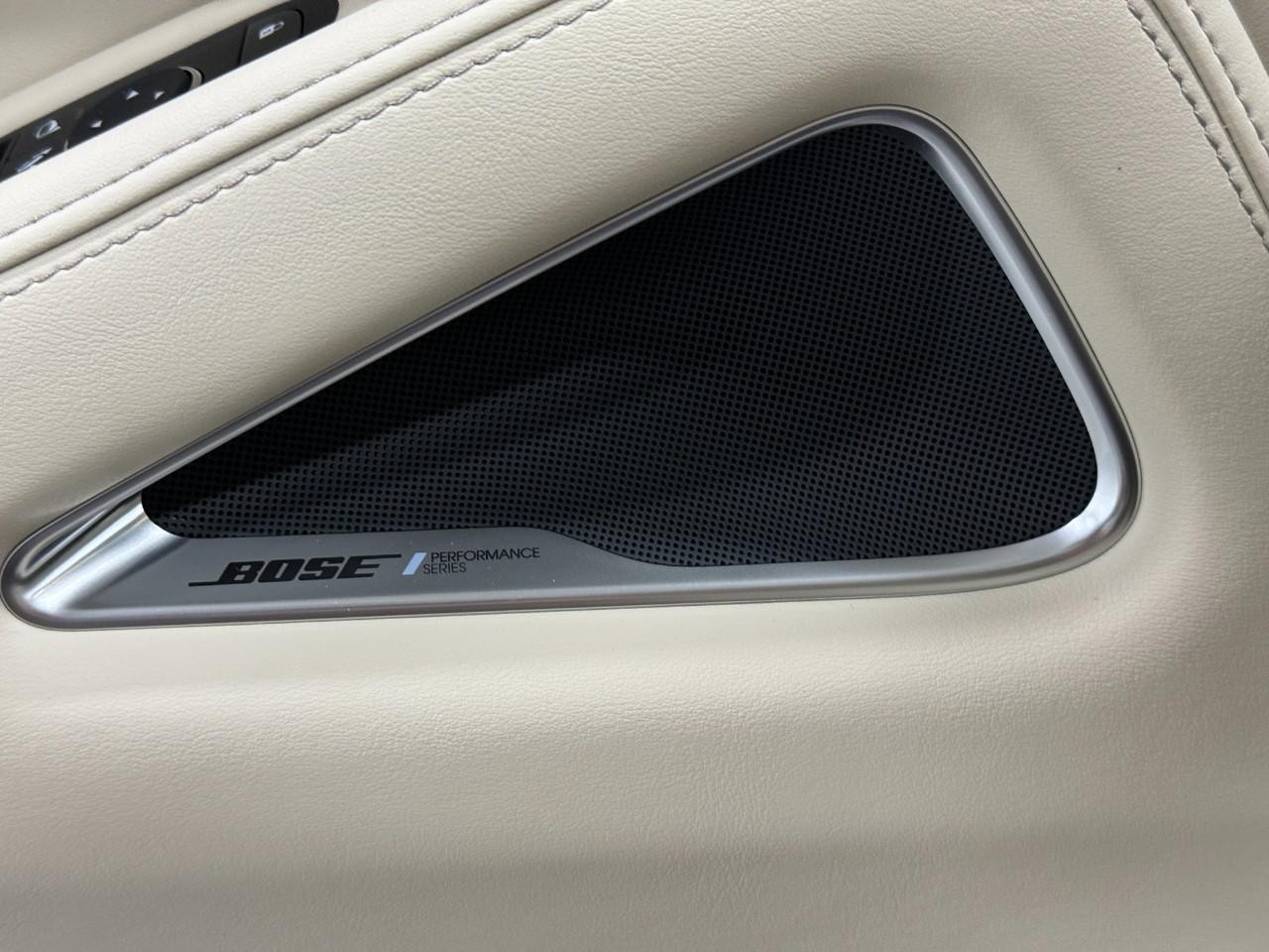 INFINITI QX60 Vehicle Full-screen Gallery Image 25