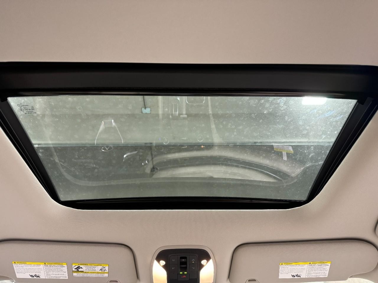 INFINITI QX60 Vehicle Full-screen Gallery Image 16