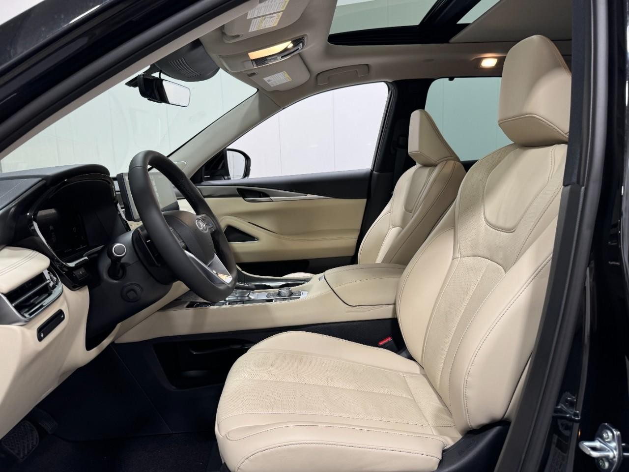 INFINITI QX60 Vehicle Full-screen Gallery Image 26