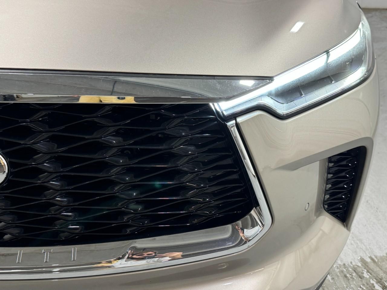 INFINITI QX60 Vehicle Full-screen Gallery Image 8