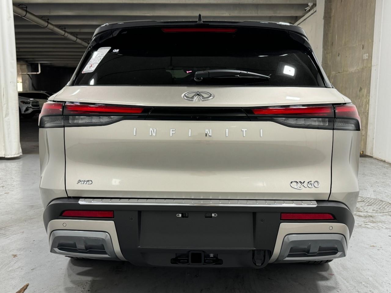 INFINITI QX60 Vehicle Full-screen Gallery Image 12