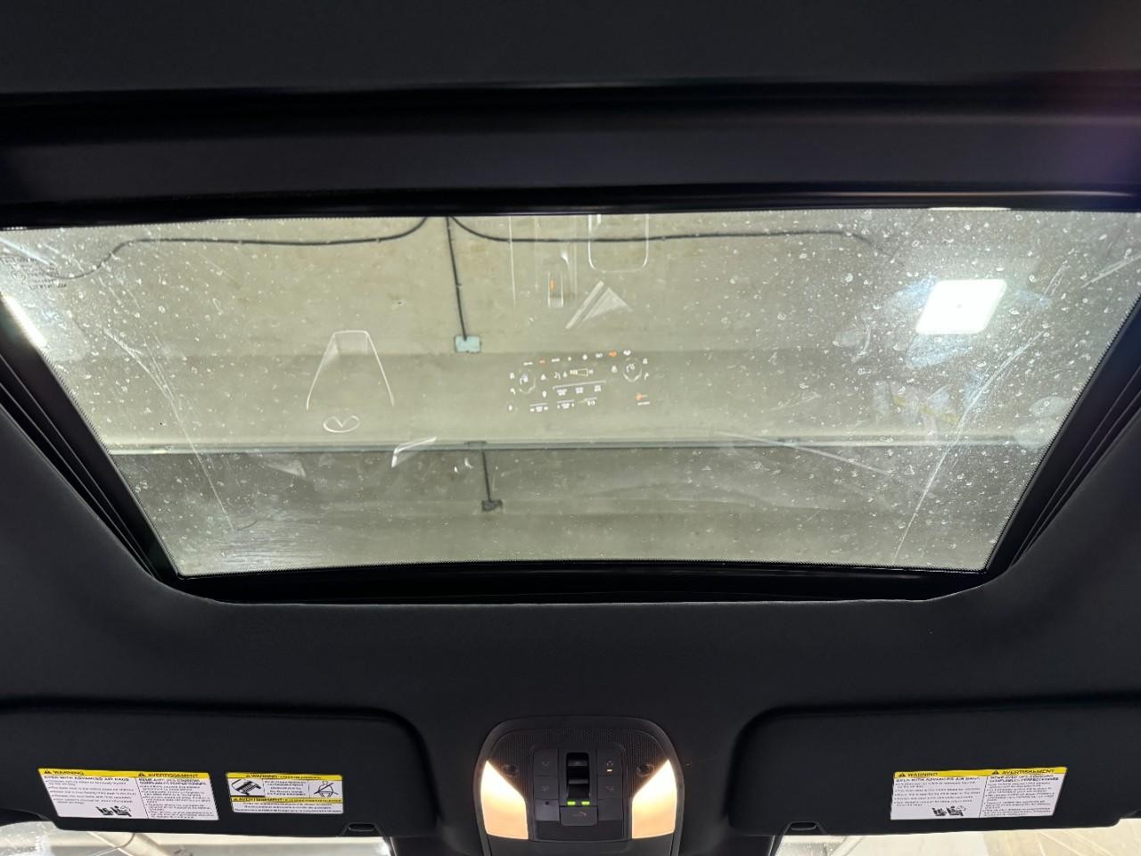 INFINITI QX60 Vehicle Full-screen Gallery Image 16