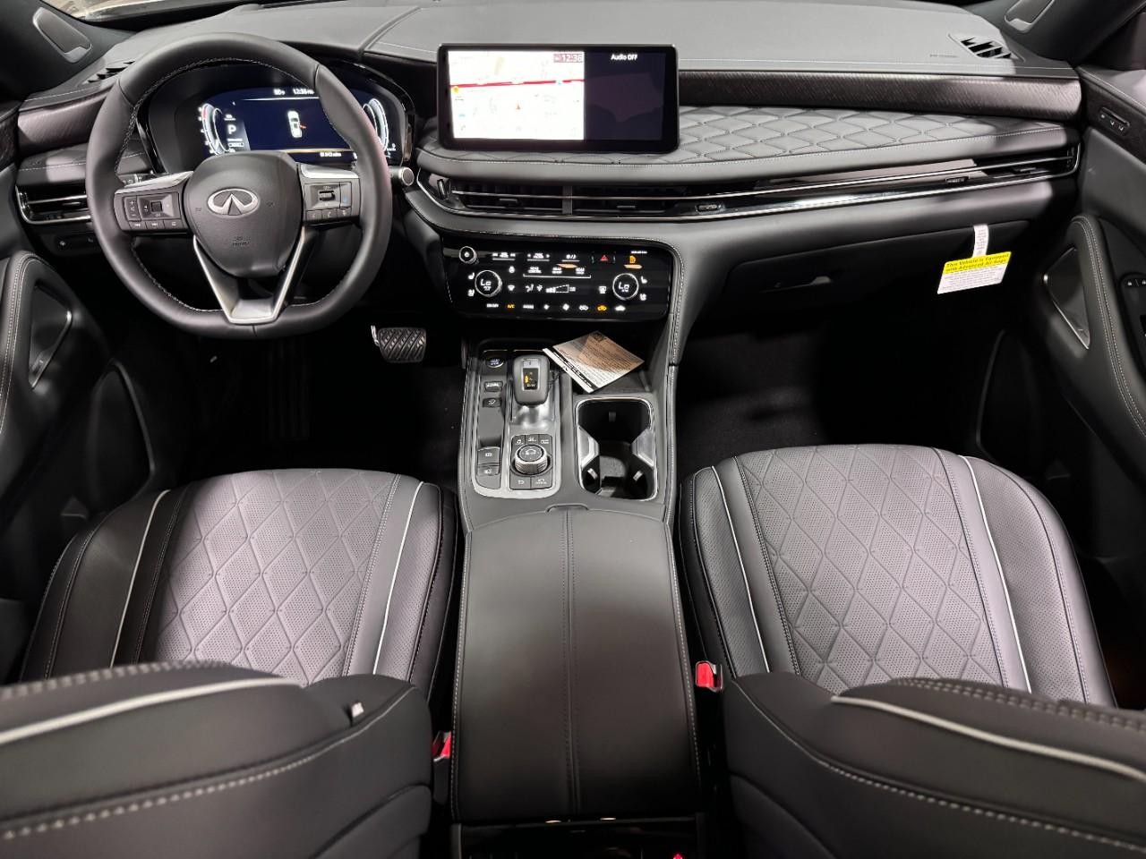 INFINITI QX60 Vehicle Full-screen Gallery Image 17