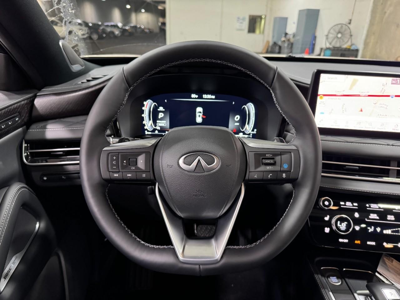 INFINITI QX60 Vehicle Full-screen Gallery Image 18