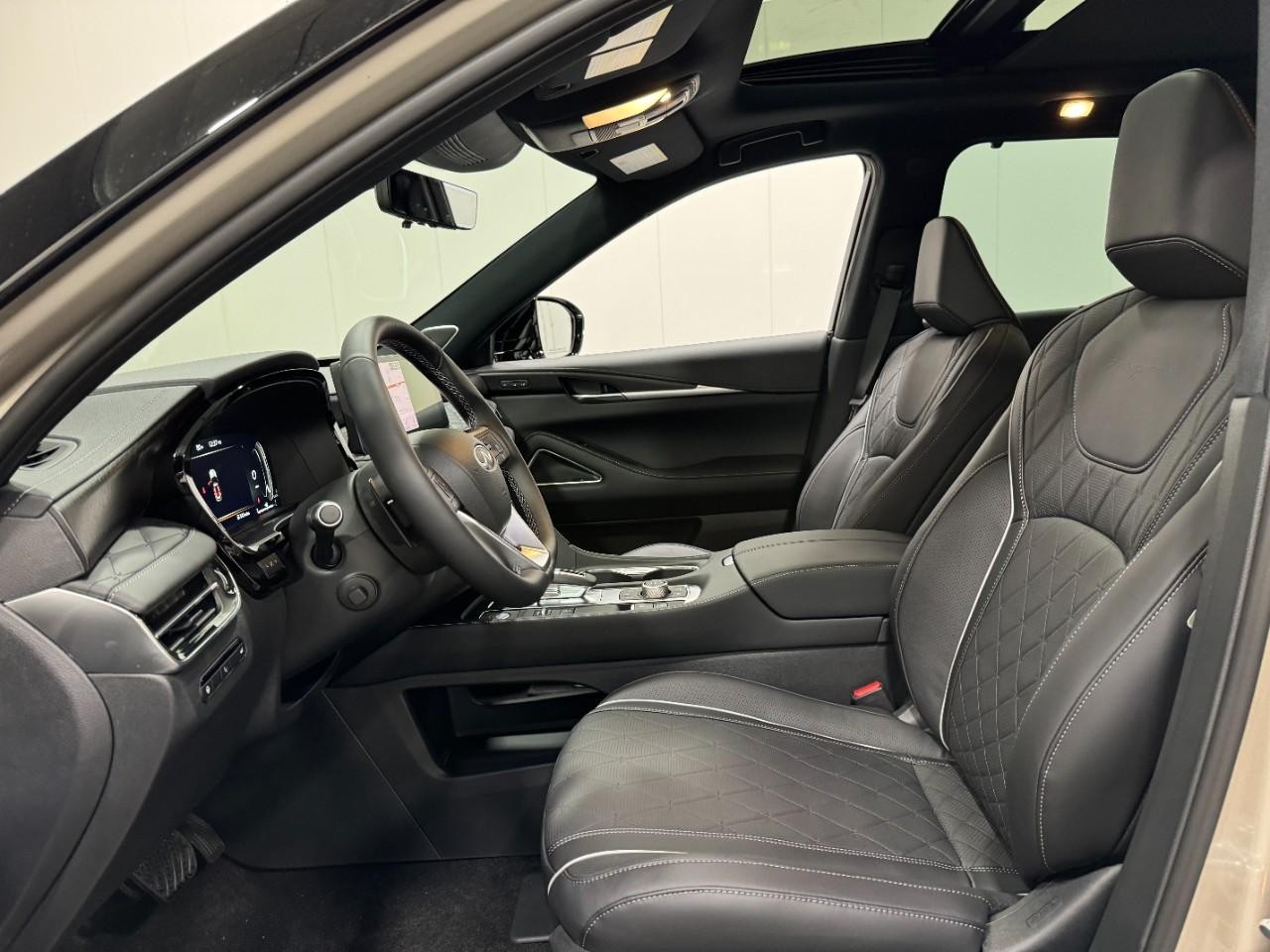 INFINITI QX60 Vehicle Full-screen Gallery Image 26