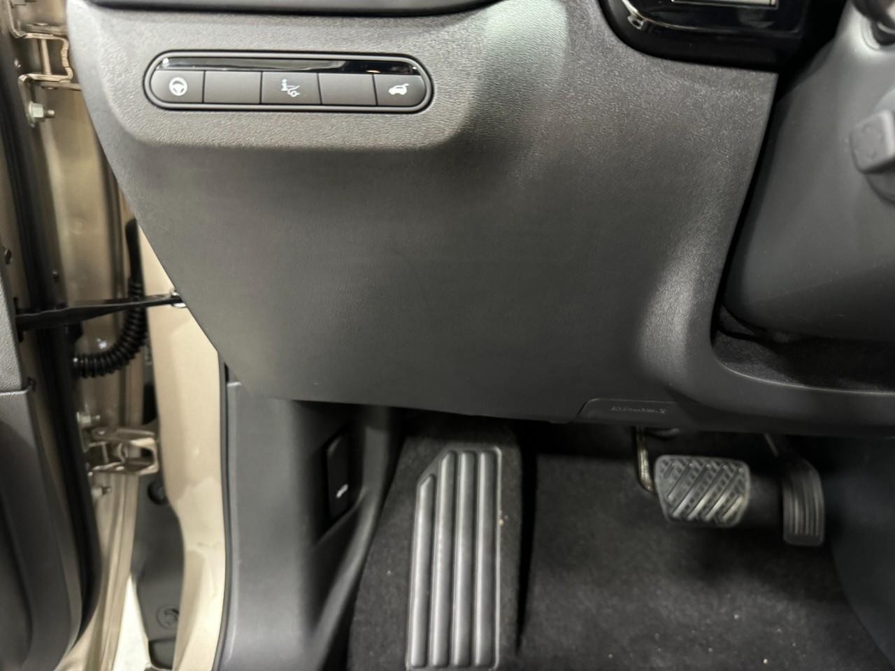 INFINITI QX60 Vehicle Full-screen Gallery Image 28