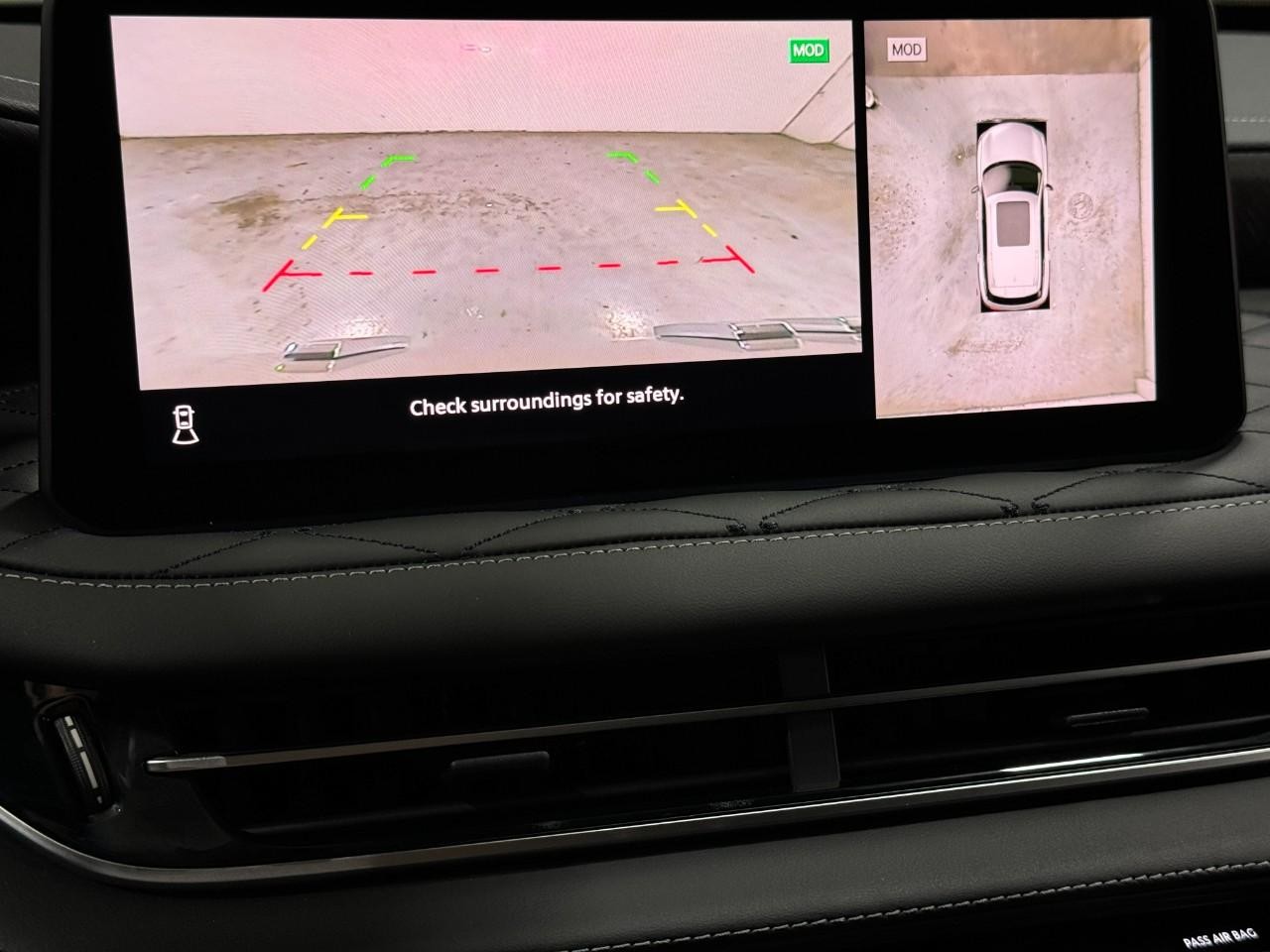 INFINITI QX60 Vehicle Full-screen Gallery Image 32