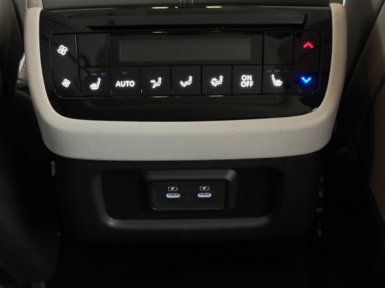 INFINITI QX60 Vehicle Full-screen Gallery Image 13