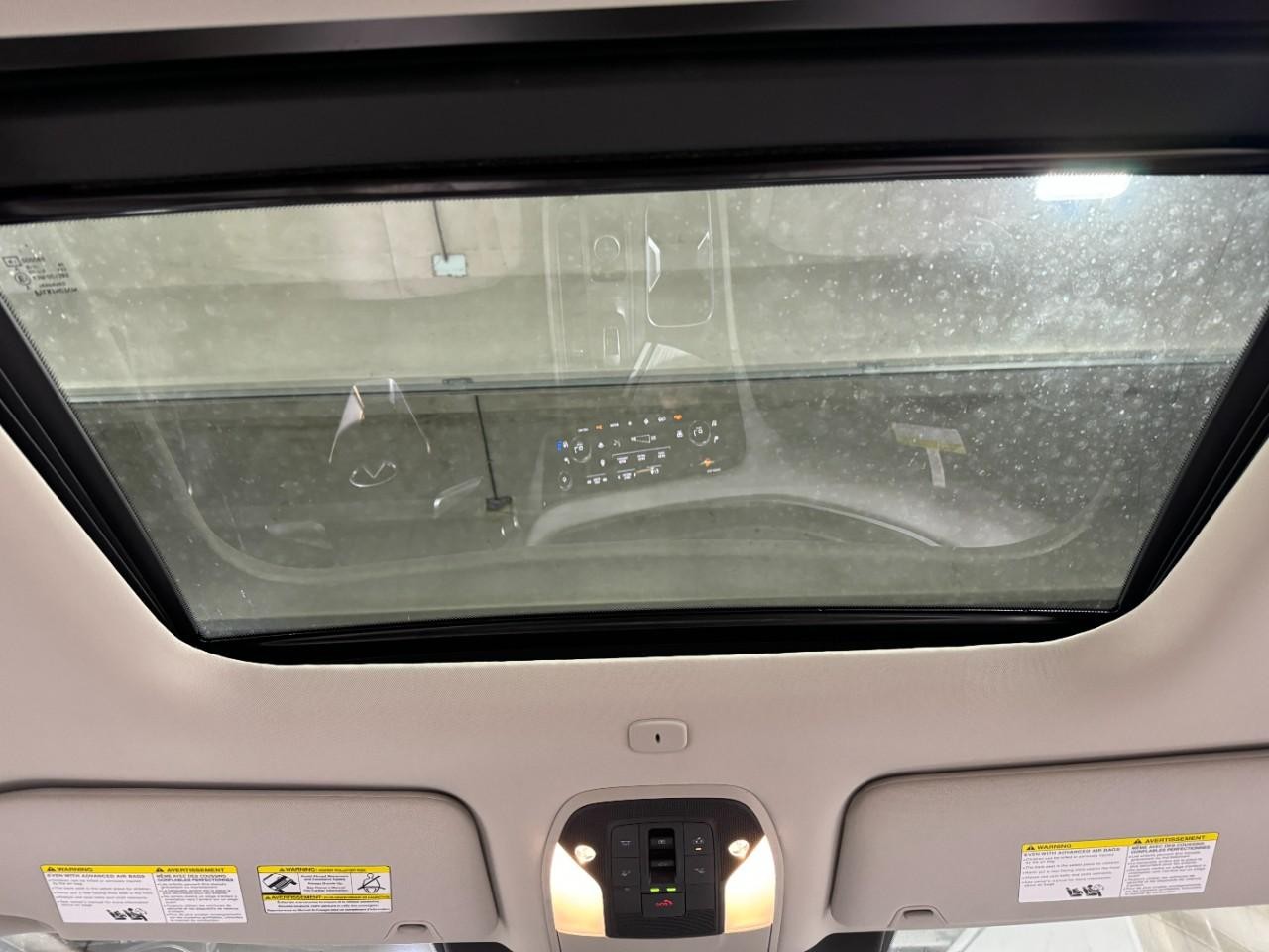 INFINITI QX60 Vehicle Full-screen Gallery Image 14