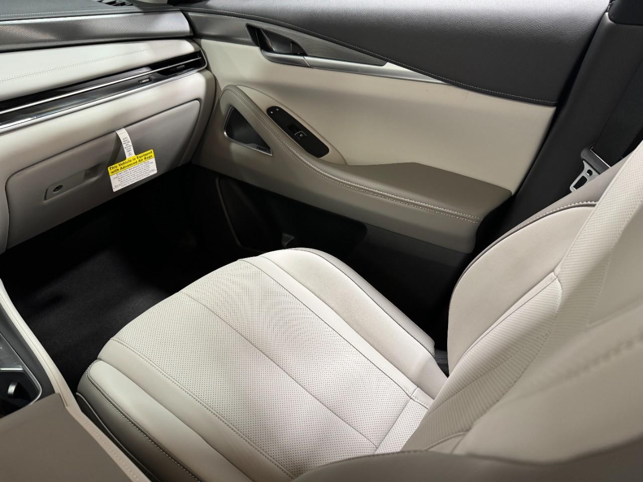 INFINITI QX60 Vehicle Full-screen Gallery Image 20