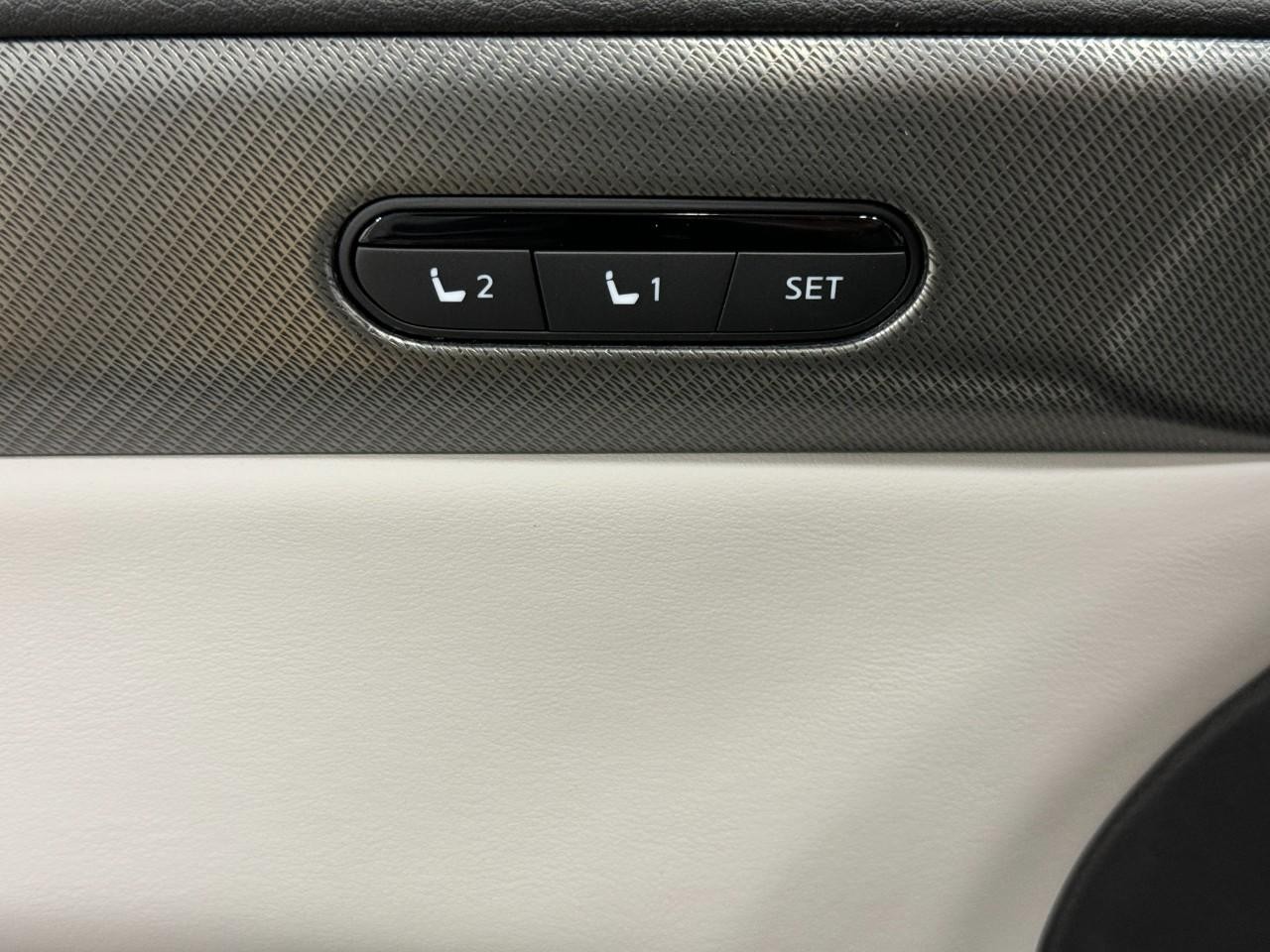 INFINITI QX60 Vehicle Full-screen Gallery Image 25