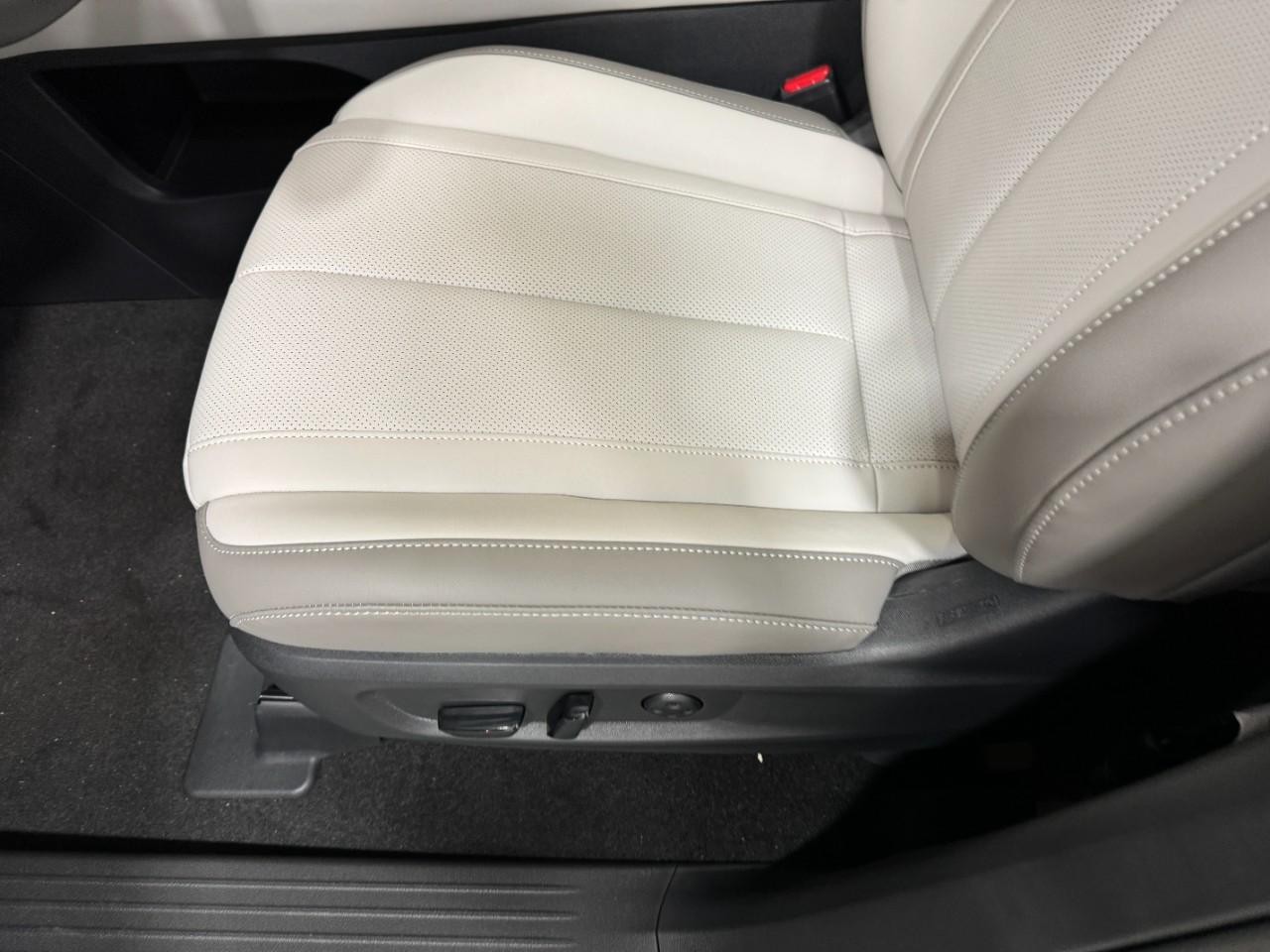 INFINITI QX60 Vehicle Full-screen Gallery Image 29