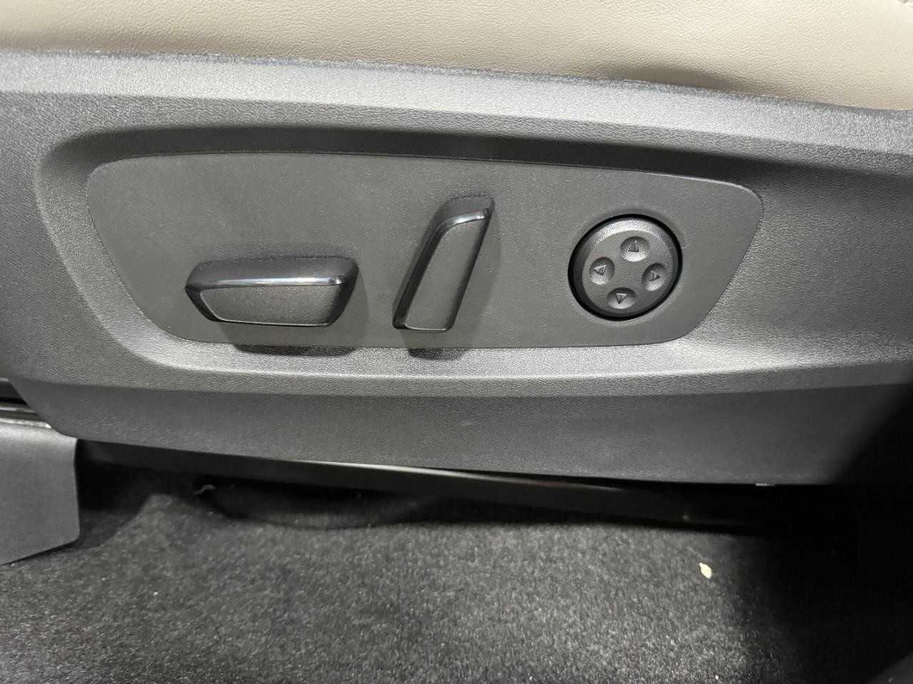 INFINITI QX60 Vehicle Full-screen Gallery Image 30