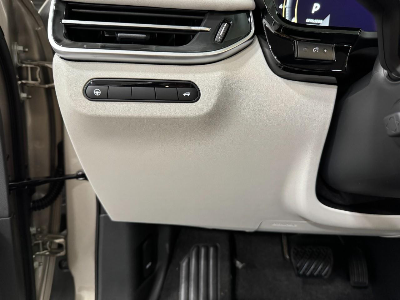 INFINITI QX60 Vehicle Full-screen Gallery Image 31