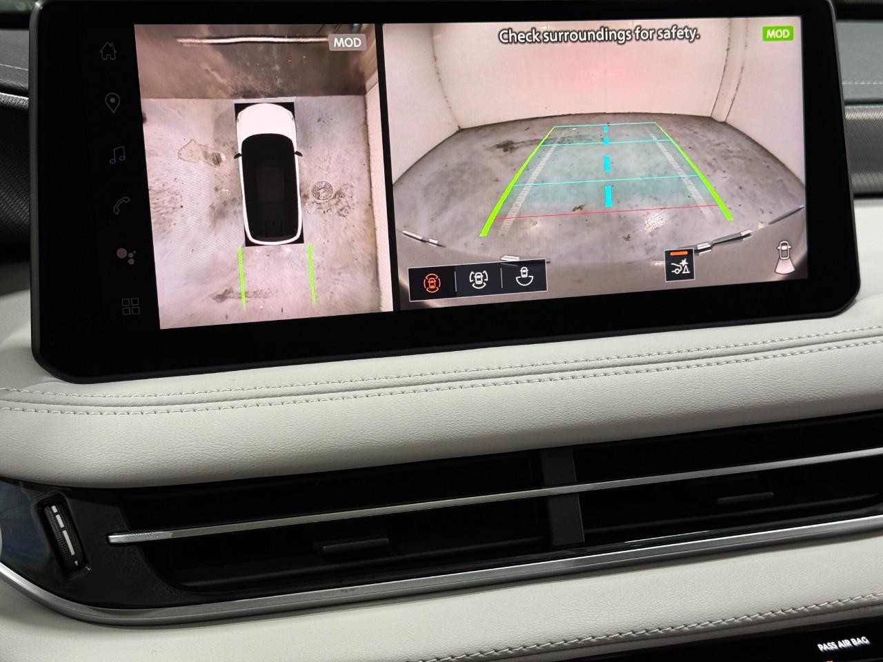 INFINITI QX60 Vehicle Full-screen Gallery Image 35