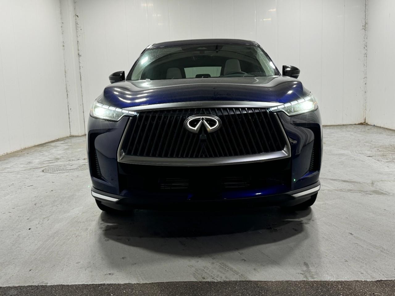 INFINITI QX60 Vehicle Full-screen Gallery Image 7