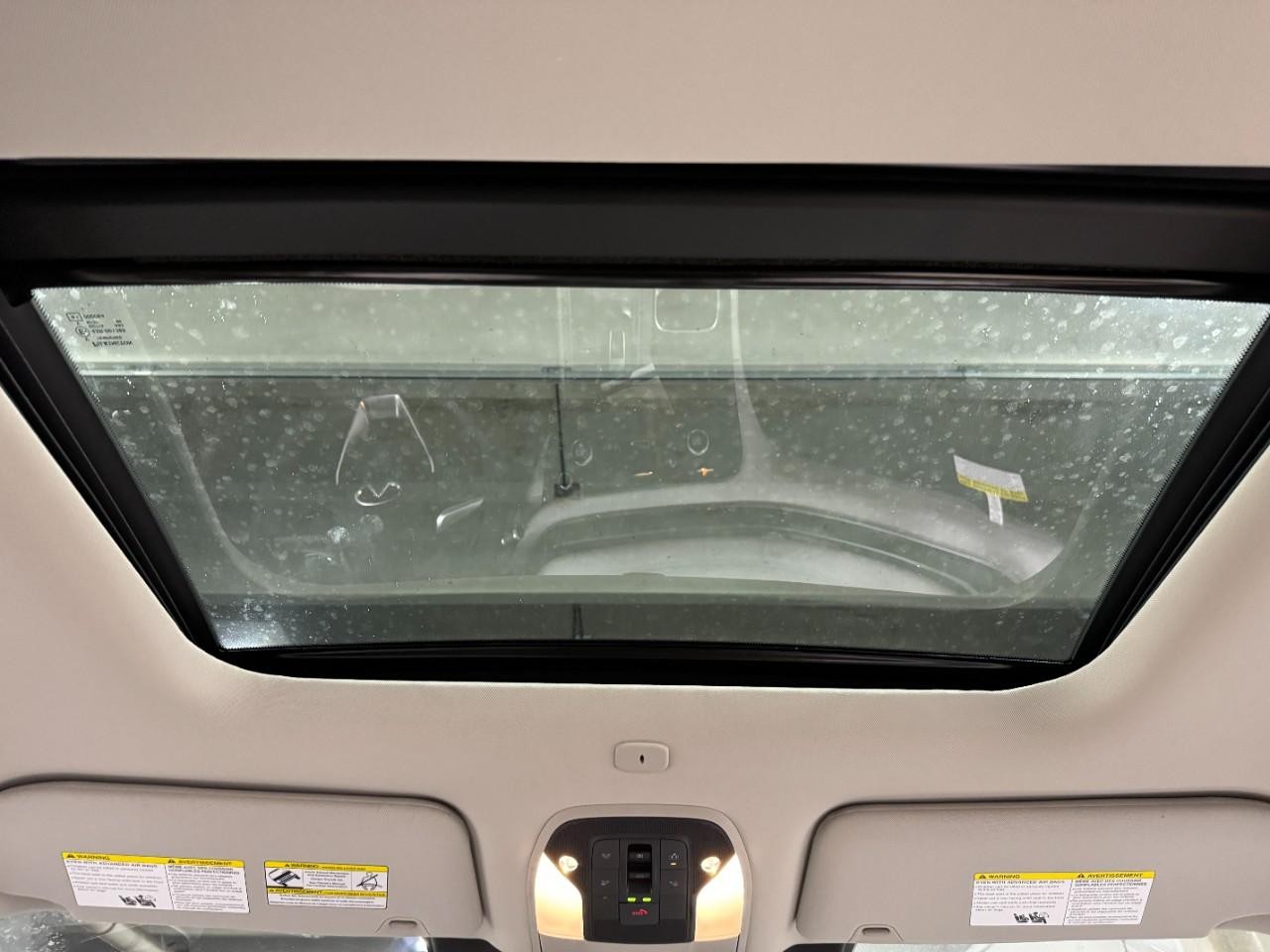 INFINITI QX60 Vehicle Full-screen Gallery Image 14