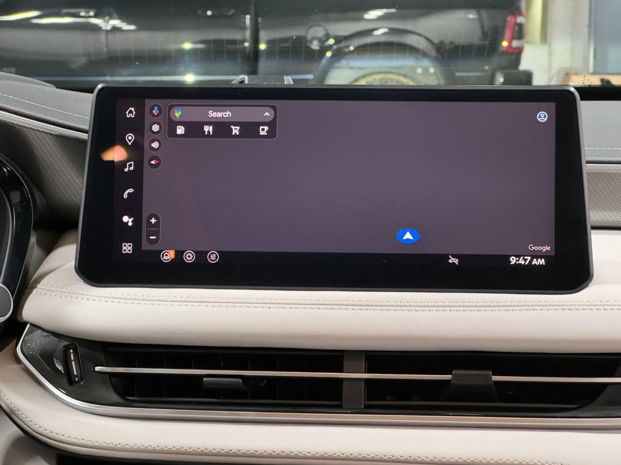 INFINITI QX60 Vehicle Full-screen Gallery Image 17