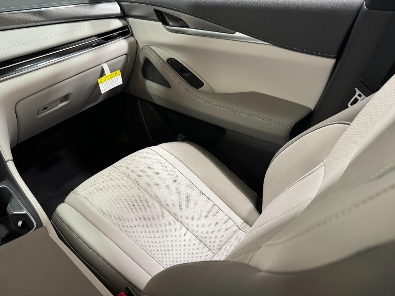 INFINITI QX60 Vehicle Full-screen Gallery Image 20