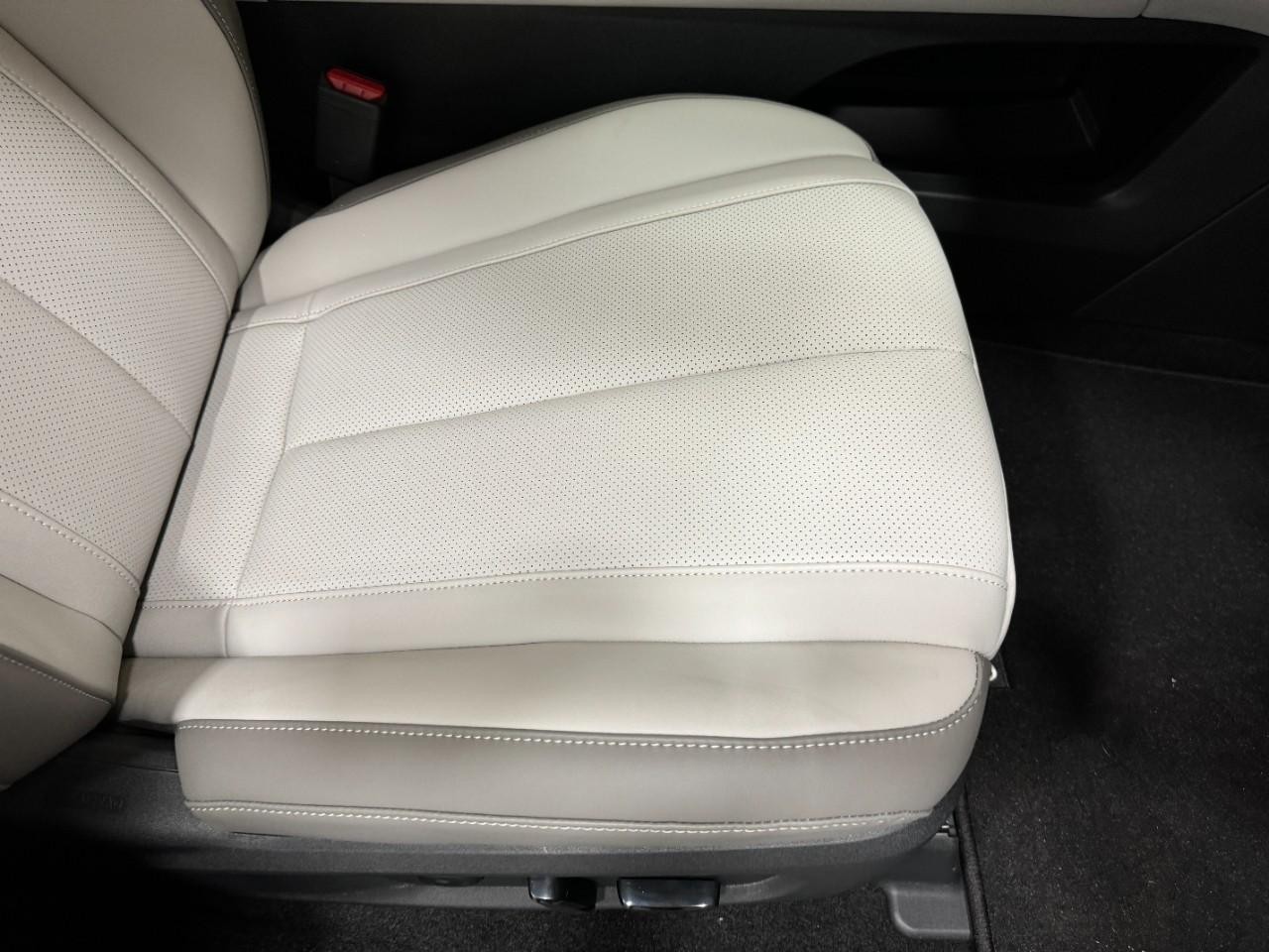 INFINITI QX60 Vehicle Full-screen Gallery Image 22