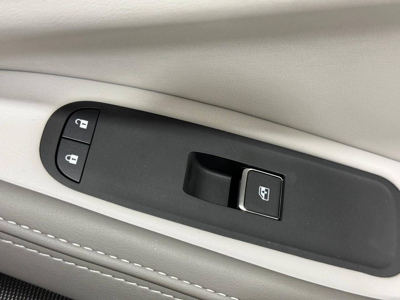 INFINITI QX60 Vehicle Full-screen Gallery Image 24