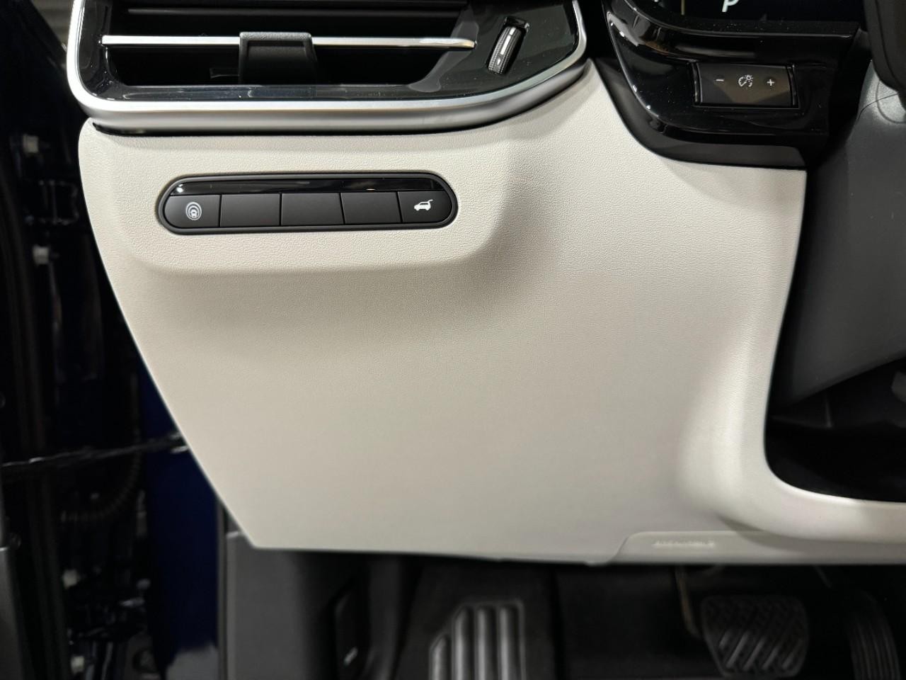 INFINITI QX60 Vehicle Full-screen Gallery Image 30