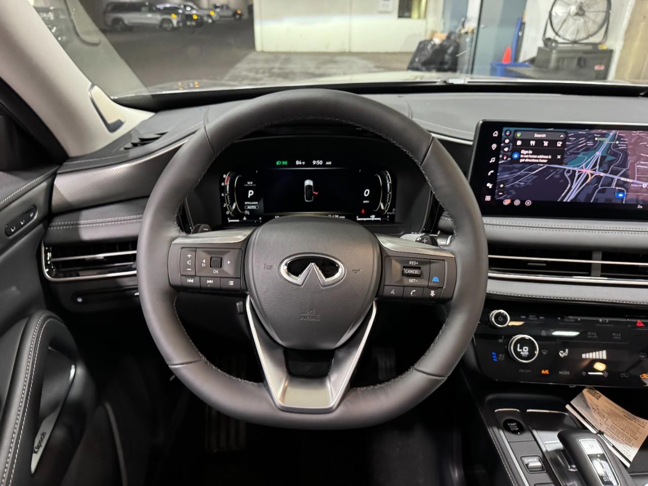 INFINITI QX60 Vehicle Full-screen Gallery Image 16