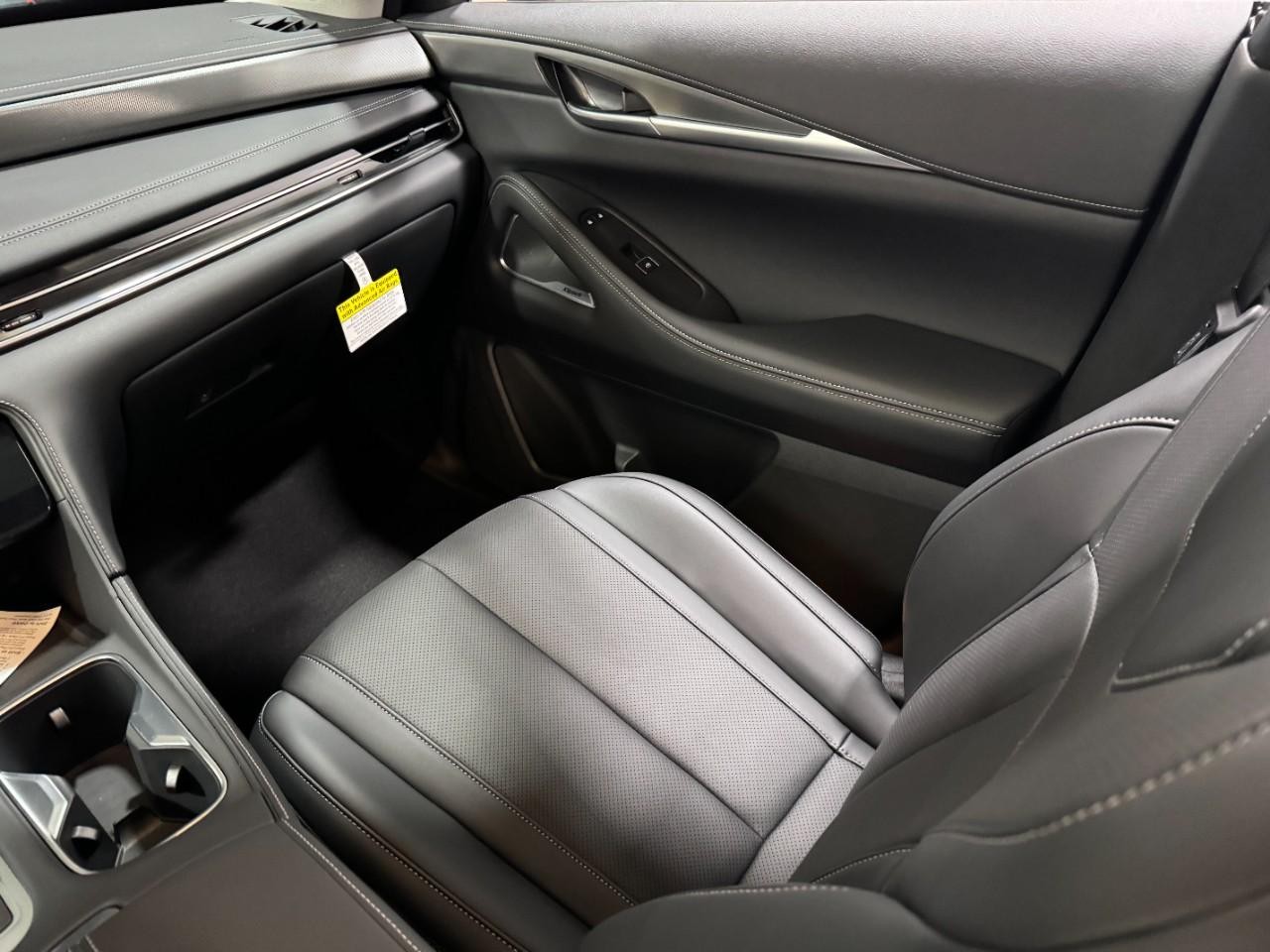 INFINITI QX60 Vehicle Full-screen Gallery Image 20