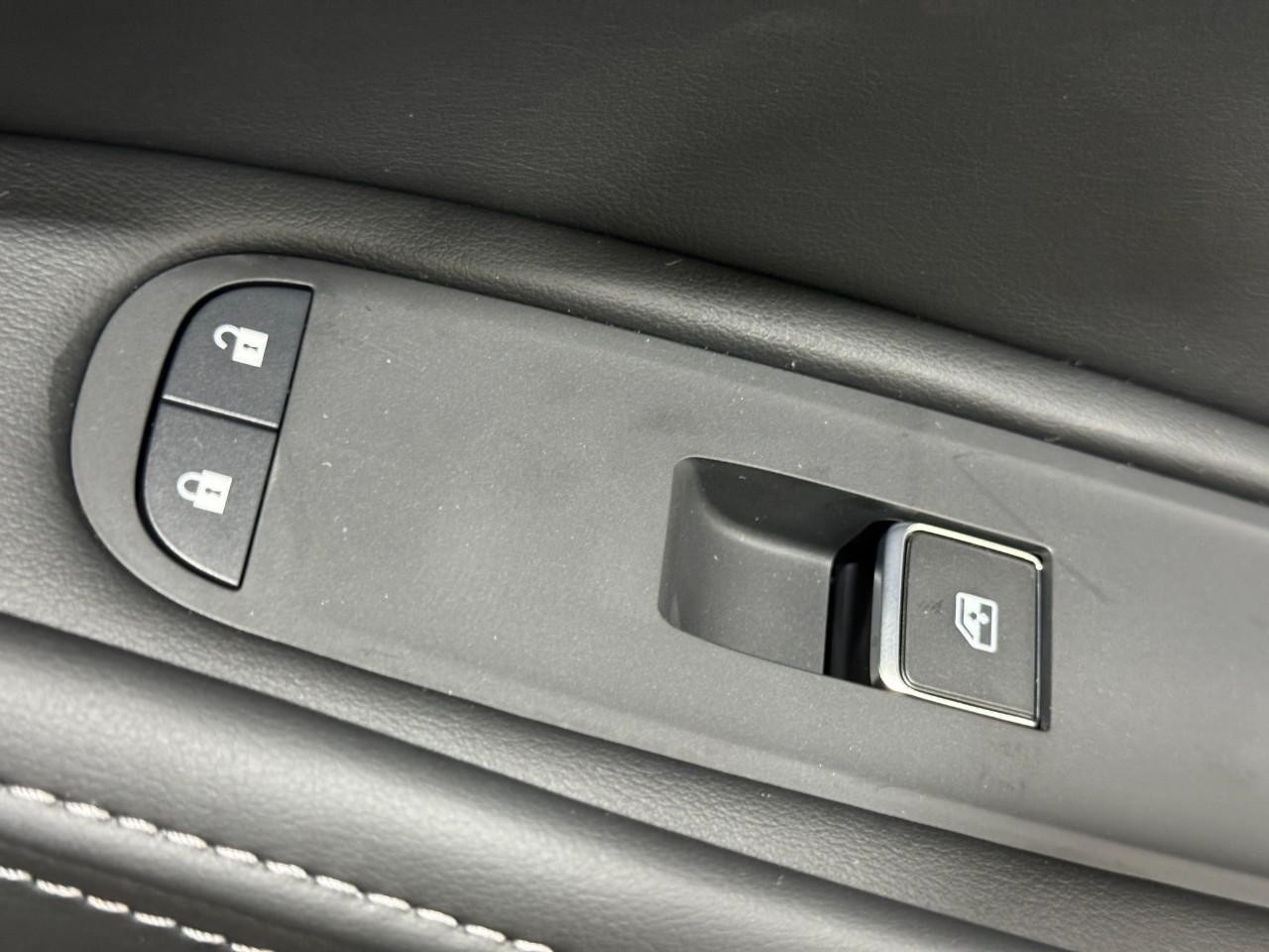 INFINITI QX60 Vehicle Full-screen Gallery Image 24