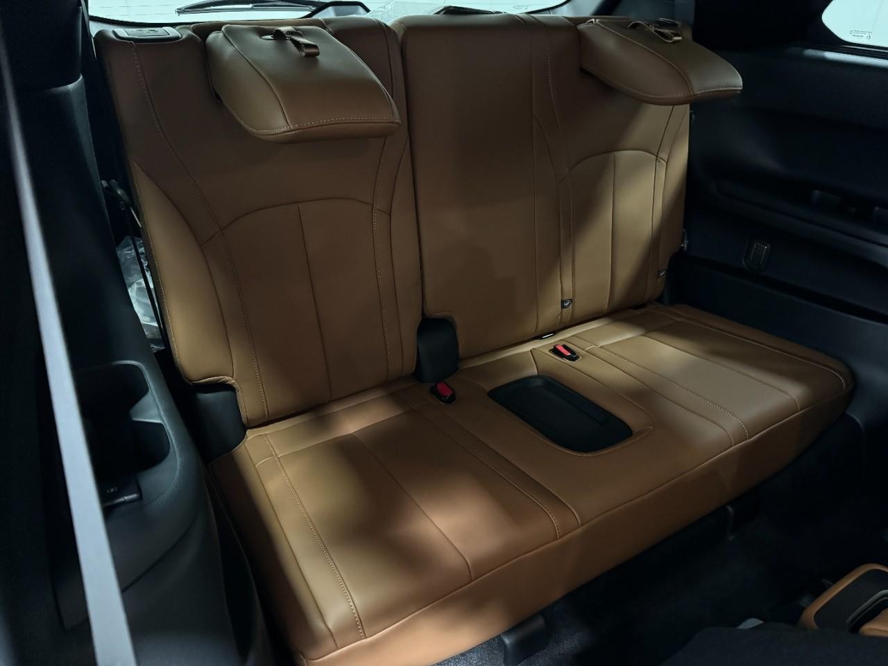 INFINITI QX60 Vehicle Full-screen Gallery Image 11