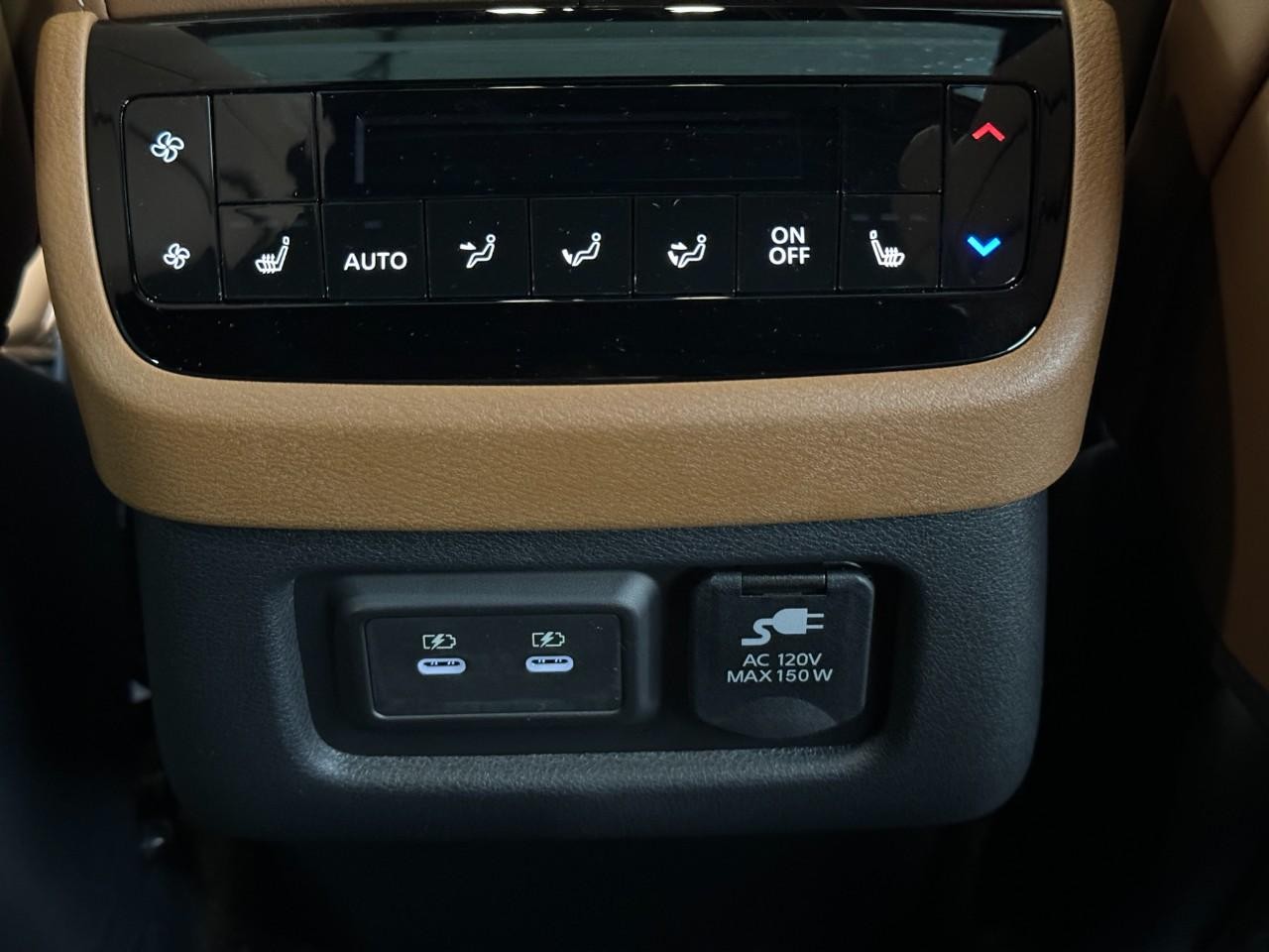 INFINITI QX60 Vehicle Full-screen Gallery Image 13