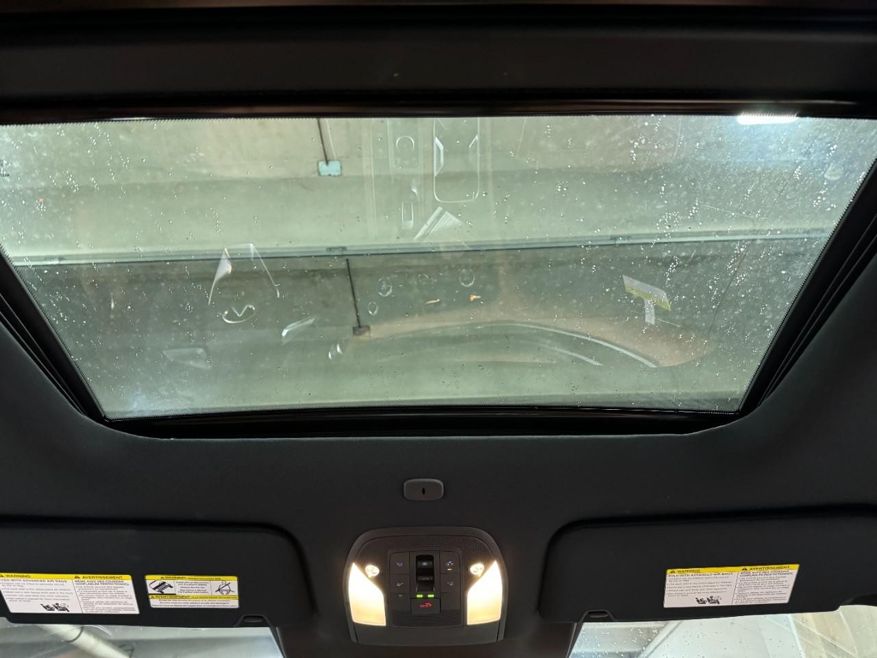 INFINITI QX60 Vehicle Full-screen Gallery Image 14