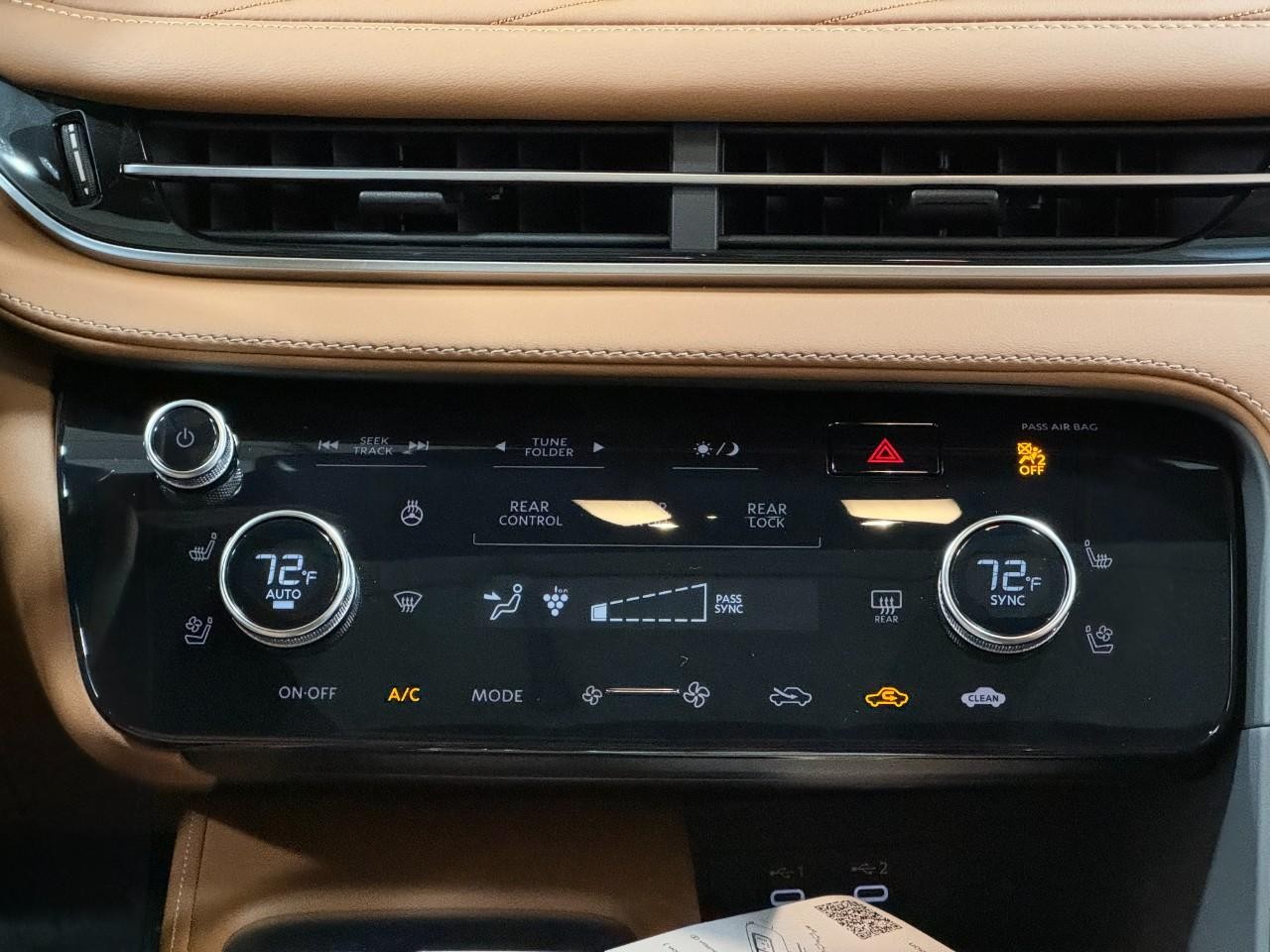 INFINITI QX60 Vehicle Full-screen Gallery Image 18