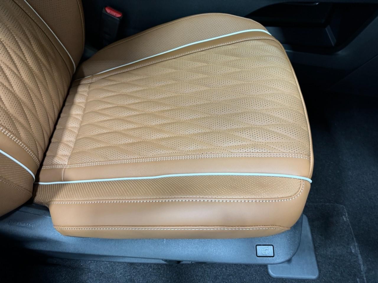 INFINITI QX60 Vehicle Full-screen Gallery Image 22