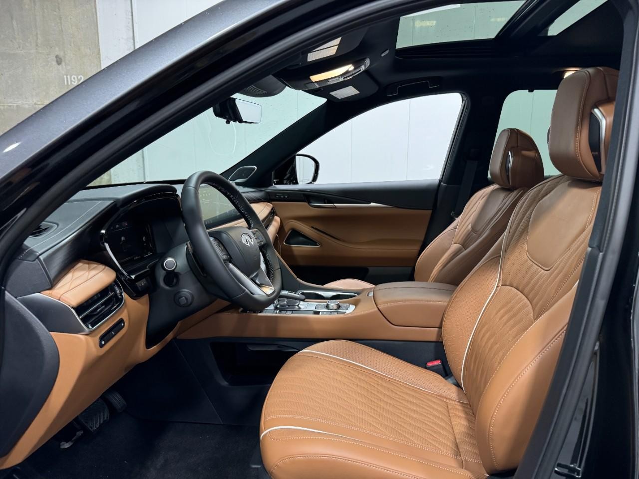 INFINITI QX60 Vehicle Full-screen Gallery Image 29