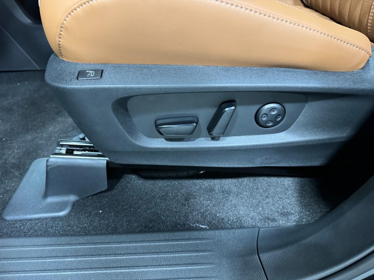 INFINITI QX60 Vehicle Full-screen Gallery Image 31