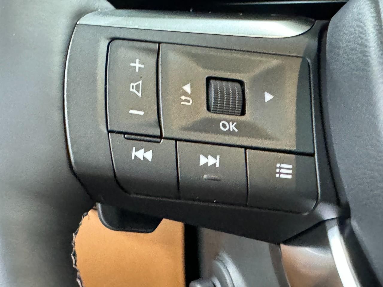 INFINITI QX60 Vehicle Full-screen Gallery Image 33