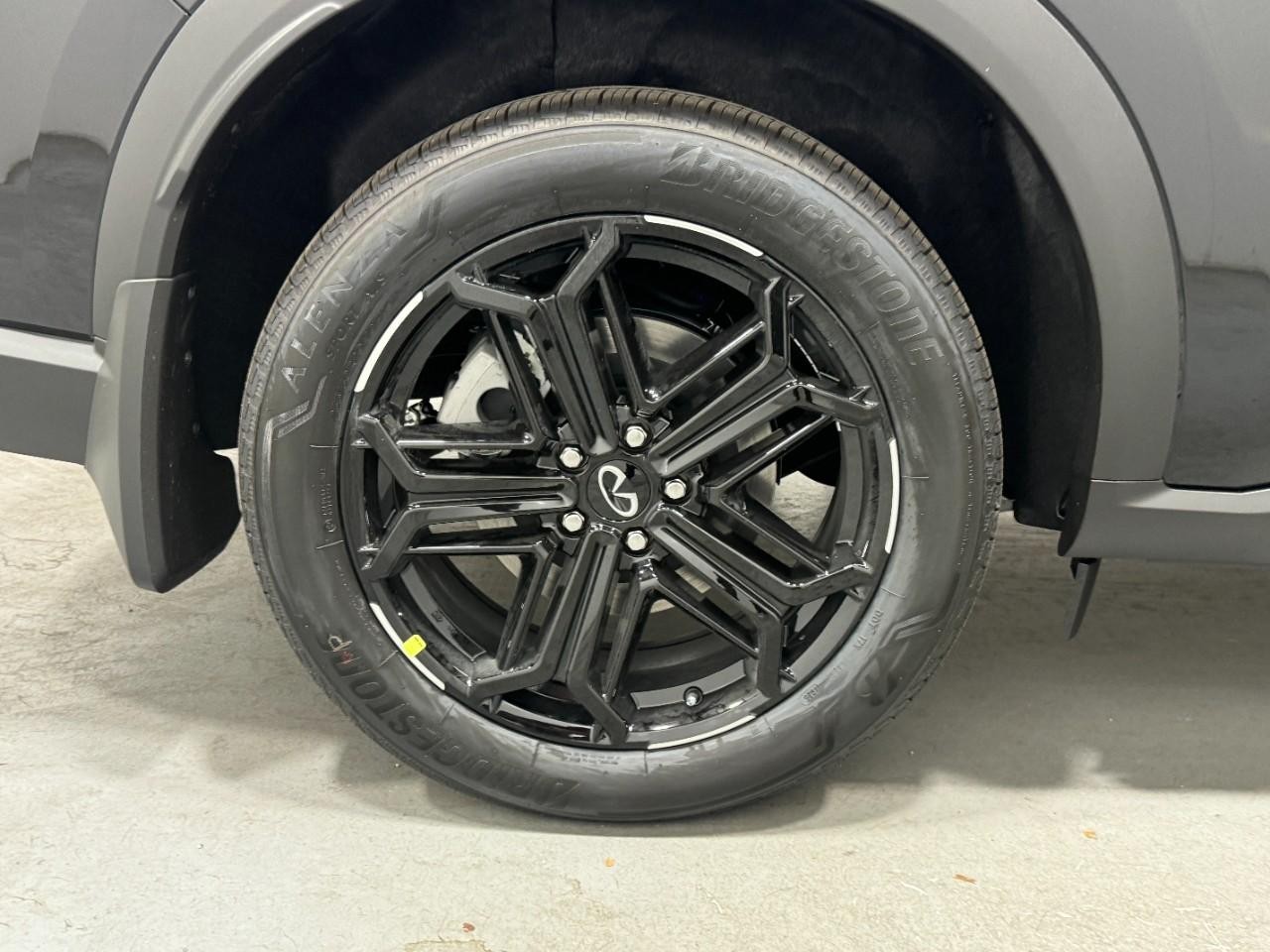 INFINITI QX60 Vehicle Full-screen Gallery Image 5